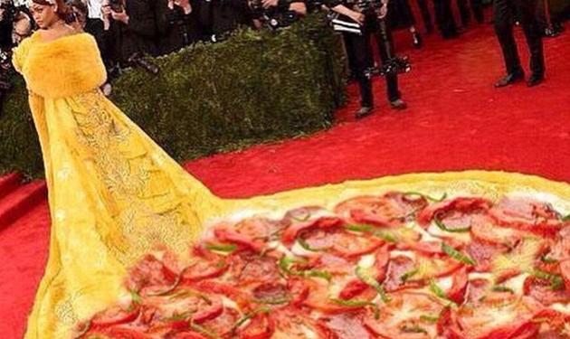 Το internet “τρολάρει”  την εμφάνιση της Rihanna και της Sarah Jessica Parker στο Met Gala! Ξεκαρδιστικές φωτογραφίες