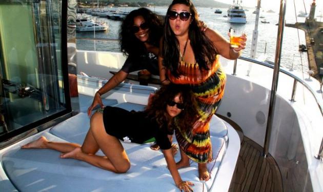 Rihanna: Οι σέξυ φωτογραφίες των καλοκαιρινών της διακοπών!