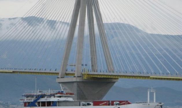 Νεαρός έκανε βουτιά θανάτου από την γέφυρα Ρίου – Αντιρρίου