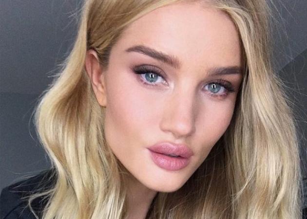 Το μυστικό της Rosie Huntington-Whiteley για τέλεια χείλη θα μας αλλάξει τη beauty ρουτίνα!