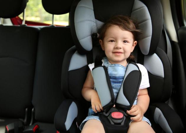 Εκδρομές και ταξίδια: Πώς να κάνεις τις μεταφορές με το αυτοκίνητο ασφαλείς για τα παιδιά