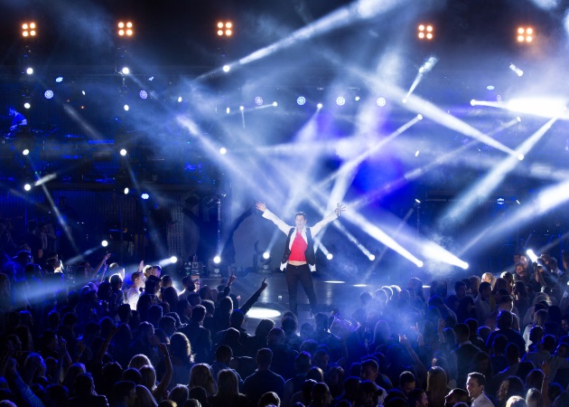 Σάκης Ρουβάς: Έτοιμος για Grand Finale μετά από 8 μήνες sold out  live εμφανίσεων!