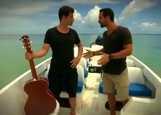 Survivor: Ο Σάκης Ρουβάς σε σκάφος με την κιθάρα του στη θάλασσα με τον Τανιμανίδη! Video