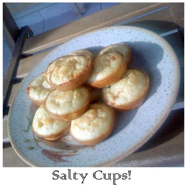Salty Cups με τυρί και λουκάνικο