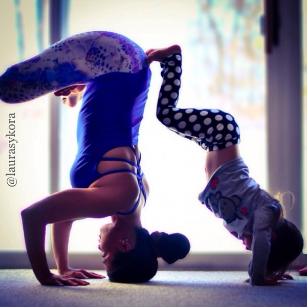 7 | Yoga Mommy & Daughter