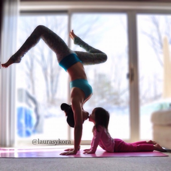 9 | Yoga Mommy & Daughter