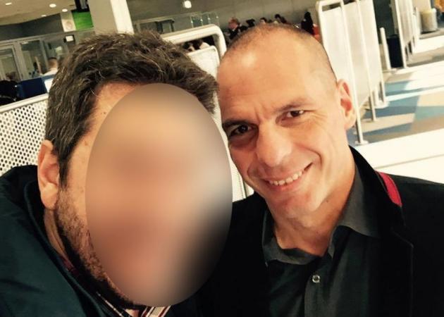 Γιάνης Βαρουφάκης: Ποιος δημοσιογράφος τον συνάντησε στο αεροδρόμιο;
