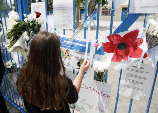 Μενίδι: Δεύτερη σφαίρα πέρασε ξυστά από γυναίκα την ώρα που έπεφτε νεκρός ο Μάριος