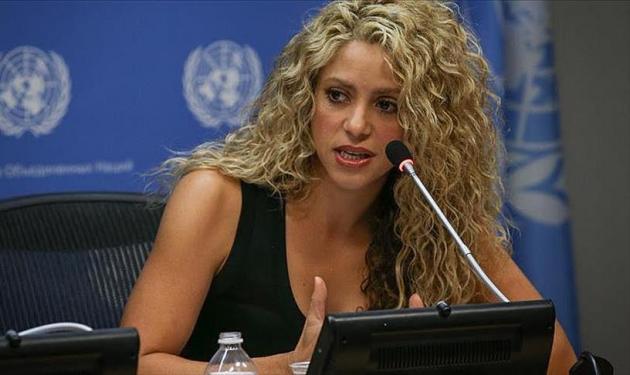 Shakira: Τραγουδά συγκινημένη για τον μικρό… Aylan