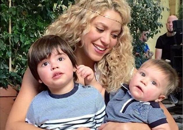 Shakira: Τραγουδά με την κιθάρα στον μικρό γιο της και μας κάνει… να “λιώσουμε”!