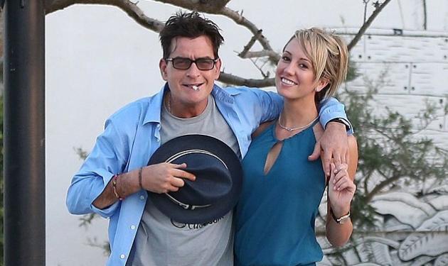 Charlie Sheen: Θα παντρευτεί τελικά την πορνοστάρ σύντροφό του;