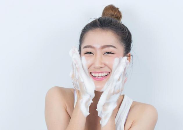 Νέο κορεάτικο trend στον τρόπο που πλένουμε το πρόσωπό μας. Και θα είναι huge