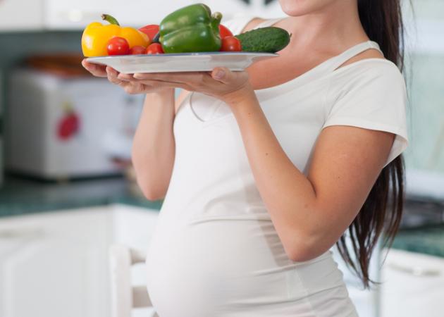 Τι πρέπει να προσέχει η έγκυος στη διατροφή της; Ο διαιτολόγος συμβουλεύει!