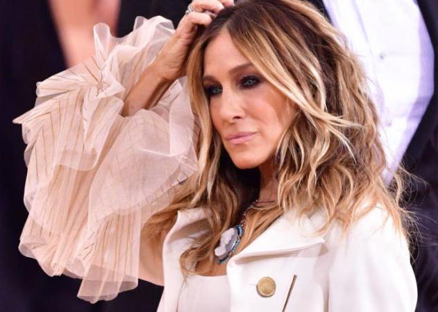 Sarah Jessica Parker: Η απάντησή της στην blogger που έκρινε την εμφάνισή της στο Met Gala, εκτός θέματος!