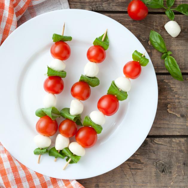 Mini Caprese καλαμάκια