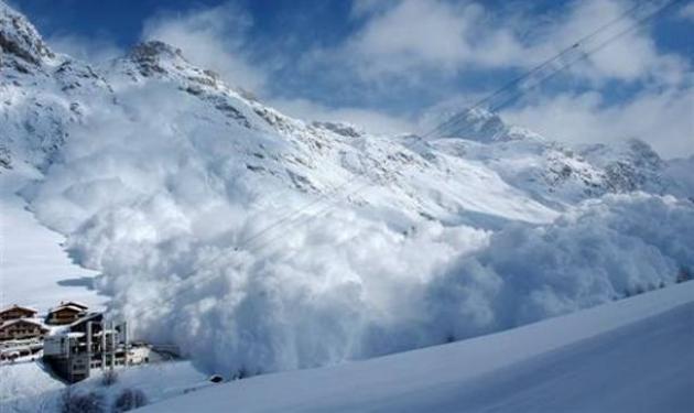 Χιονοστιβάδα καταπλάκωσε τουρίστες στις ελβετικές Άλπεις