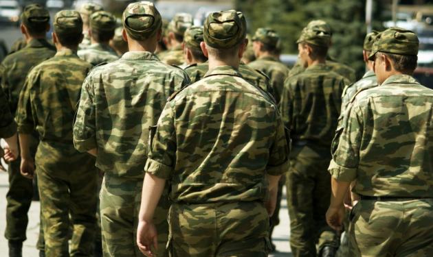 Διάσημος καλλιτέχνης, δέχεται ροζ επισκέψεις στο στρατιωτικό νοσοκομείο που υπηρετεί | tlife.gr