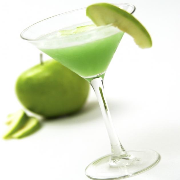 Sour apple martini