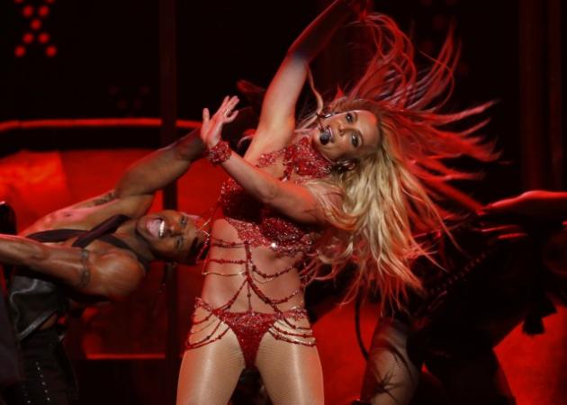 Britney Spears: Χόρεψε pole dance στα βραβεία Billboard και ανέβασε το θερμόμετρο στα ύψη!