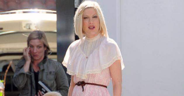 Τράκαρε με το αυτοκίνητό της, η έγκυος Tori Spelling!