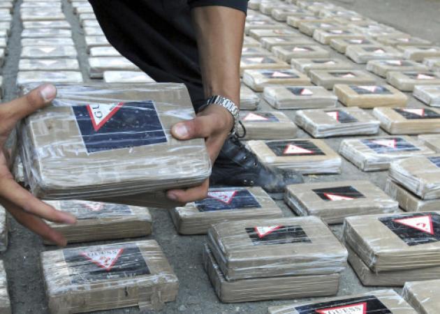 Σπείρα Ρομά θησαύριζε από τα ναρκωτικά! Είχαν ακόμη και ασανσέρ για… να κρύβουν τη Mercedes!