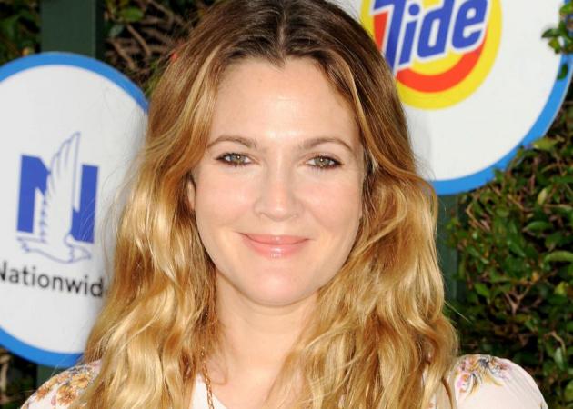 Γιατί η Drew Barrymore βάφει τα μάτια της πριν πέσει για ύπνο!