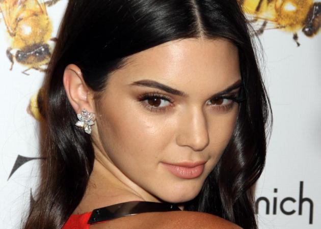 Εσύ είσαι Kendall; Αγνώριστη η Kendall Jenner με εντελώς άλλα μαλλιά!