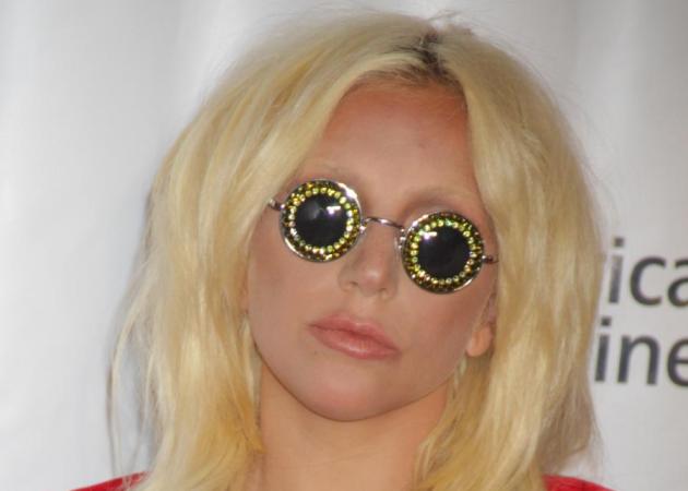 Η Lady Gaga έκανε κάτι πολύ περίεργο με τα φρύδια της!
