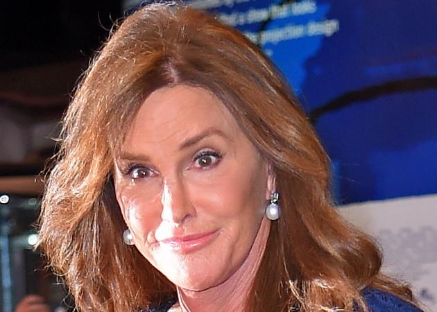 Η Caitlyn Jenner μαθαίνει να βάφει τα νύχια της! Video!