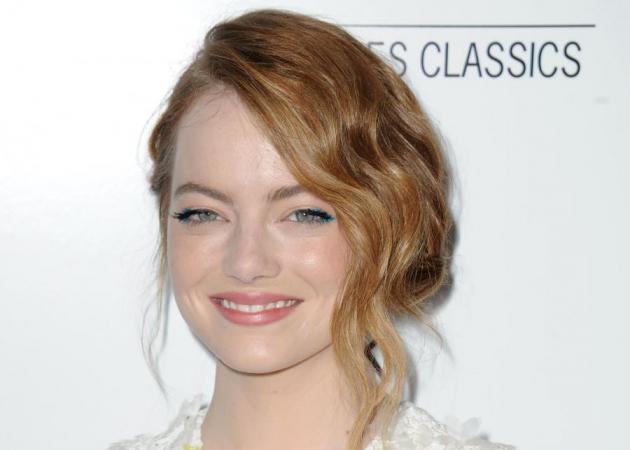 Η Emma Stone έγινε καστανή!