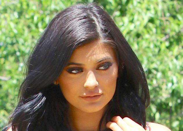 Η απίστευτη ιστορία του πώς η Kylie Jenner βρήκε τον 20χρονο make up artist της!