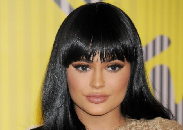 Η Kylie Jenner βγάζει προϊόντα χειλιών! Και να πώς θα είναι περίπου!