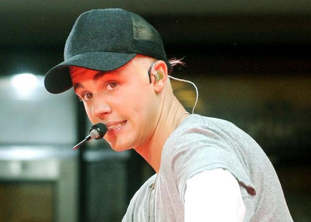 Beauty alert! Ο Justin Bieber είναι ένας άλλος άνθρωπος όταν βγάλει το καπέλο!
