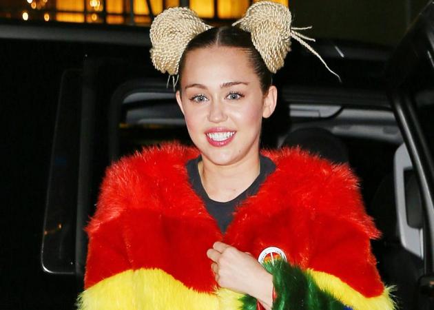 Η Miley Cyrus με καρέ ombre μαλλιά είναι ένας κανονικός άνθρωπος!