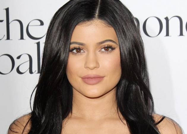 Και το νέο κραγιόν της Kylie Jenner έχει χρώμα…