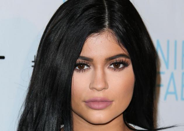 Και το νέο κραγιόν της Kylie Jenner έχει χρώμα…