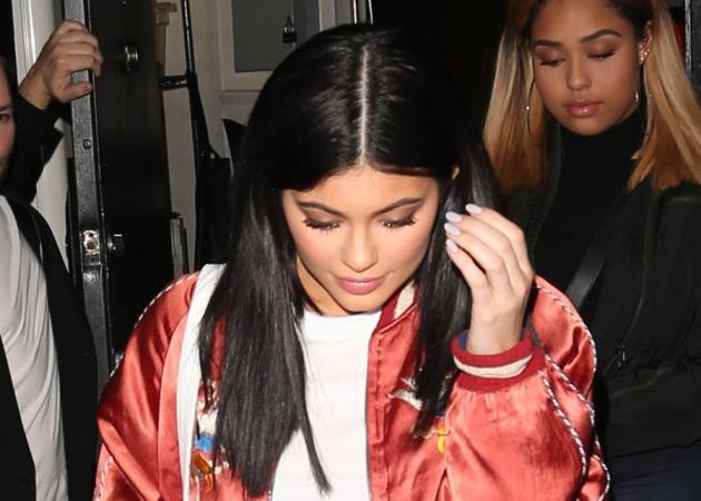 Η Kylie Jenner μας δείχνει στο snapchat την τελευταία αλλαγή που έκανε στα μαλλιά της! Και δεν είναι μόνο αυτό…