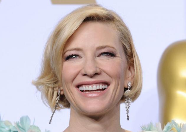 H Cate Blanchett έβαψε τα μαλλιά της… ροζ!