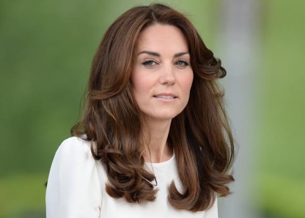 Η Kate Middleton δοκίμασε την off-the-shoulders τάση και φυσικά ήταν εκπληκτική!