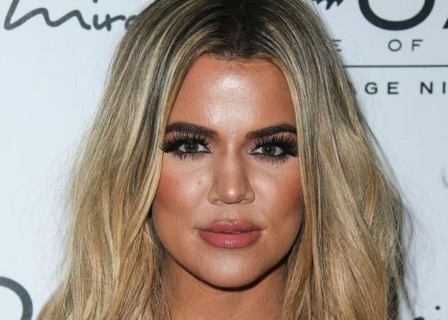 Η Khloe Kardashian λέει πως αυτό το highlighter είναι το καλύτερο! Και κοστίζει μόνο €9!