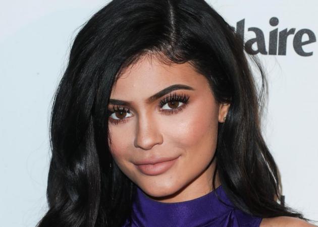 H Kylie Jenner έβγαλε 28.000.000 δολάρια σε δύο μέρες από τα κραγιόν της!