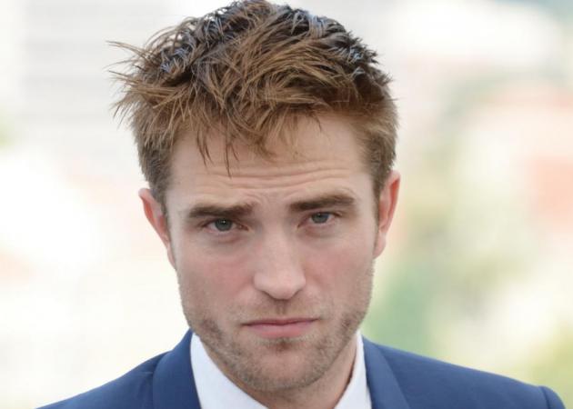 O Robert Pattinson με ροζ καρέ!