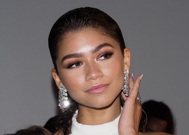 Έχεις σημάδια από ακμή; Κι εγώ! Η Zendaya μας δείχνει πώς να τα καλύψουμε!