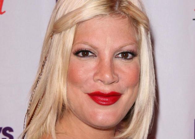 Anti- beauty! Δες την Tori Spelling χωρίς μακιγιάζ… όπως δεν την έχεις ξαναδεί ποτέ!