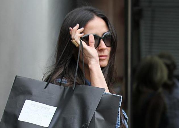 Beauty alert! Αυτά είναι τα καλλυντικά που αγόρασε η Demi Moore στην Ελλάδα!