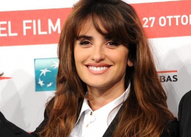 H Penelope Cruz έκοψε τα μαλλιά της μακρύ καρέ! Δες το νέο της look!