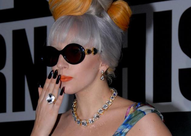 Ποιος μήνυσε την manicurist της Lady Gaga για 35.000 δολάρια;