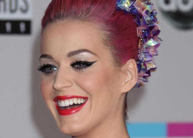 H Katy Perry άλλαξε μαλλιά (και μας αρέσει πολύ!). Δες εδώ το νέο της look!