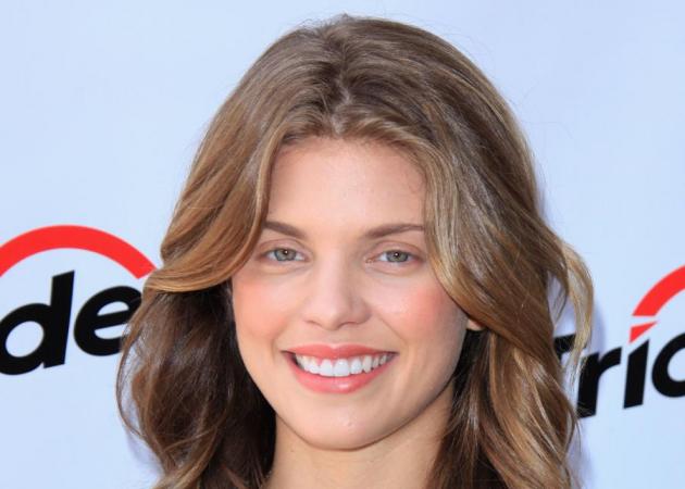 H AnnaLynne McCord έβγαλε σπυράκια! Και μετά ανέβασε photo στο twitter!