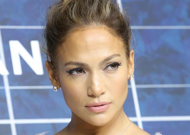 In love! Το γατίσιο eyeliner της JLO!